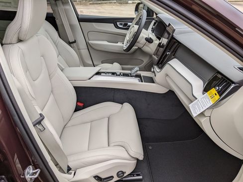 New 2026 Volvo XC60 B5 Ultra w/ Protection Package Premier image 22