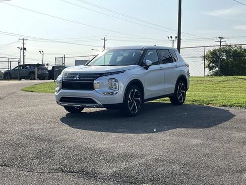 Used 2024 Mitsubishi Outlander SE Black Edition AWD/4WD image 6