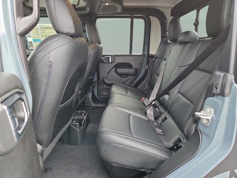 New 2025 Jeep Gladiator Sport image 15