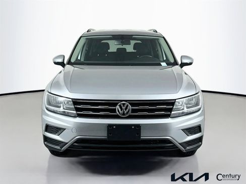 Used 2021 Volkswagen Tiguan SE AWD/4WD image 2