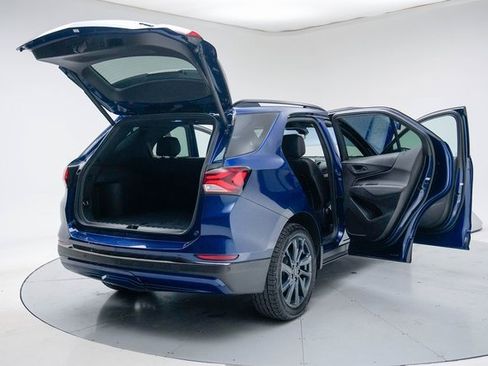 Used 2022 Chevrolet Equinox RS w/ RS Leather Package image 21