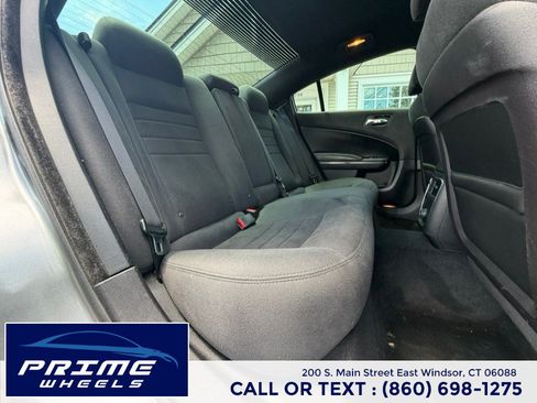 Used 2011 Dodge Charger SE RWD image 15