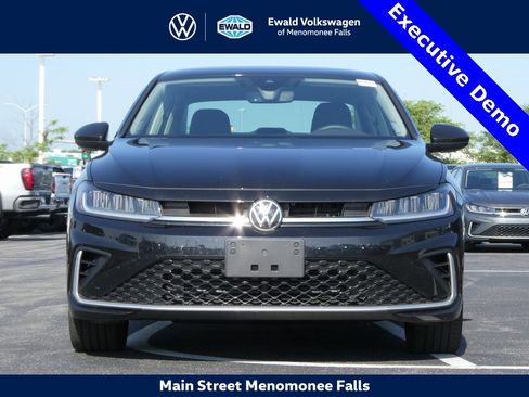 New 2025 Volkswagen Jetta SE image 21