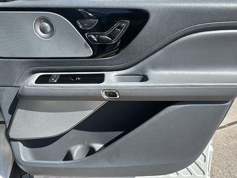 Used 2020 Lincoln Aviator Reserve w/ Equipment Group 202A image 30