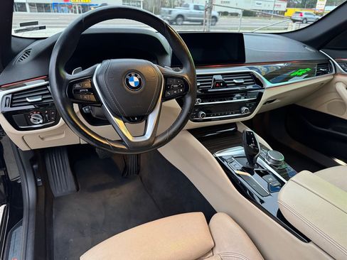 Used 2020 BMW 530i w/ Convenience Package RWD image 12