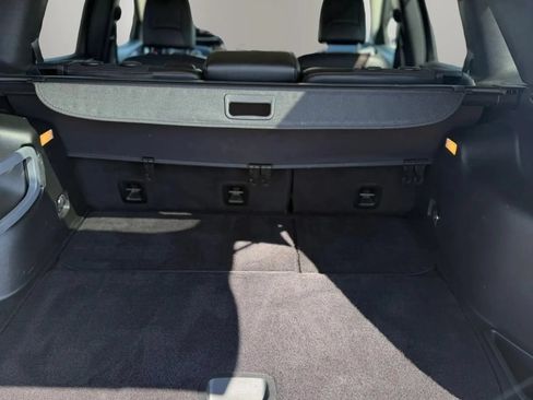 Used 2018 Jeep Cherokee Trailhawk AWD/4WD image 19