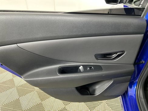 Certified 2025 Hyundai Elantra Sport FWD image 16