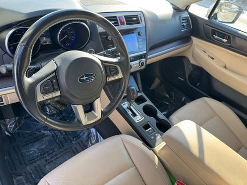 Used 2017 Subaru Outback 2.5i Limited image 18