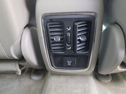 Used 2012 Jeep Grand Cherokee Laredo AWD/4WD image 28
