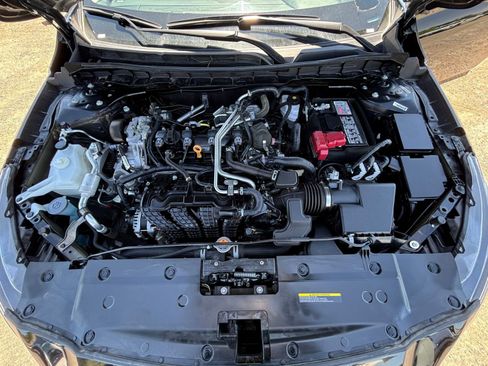 Used 2025 Nissan Altima 2.5 SV FWD image 32
