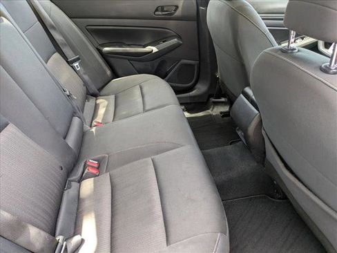 Used 2024 Nissan Altima 2.5 SV FWD image 18