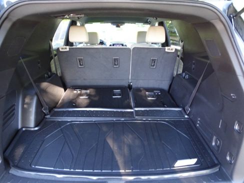 Used 2023 Chevrolet Traverse AWD LS w/ Safety Package image 38