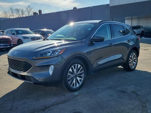 Certified 2022 Ford Escape Titanium w/ Class II Trailer Tow Package image 8