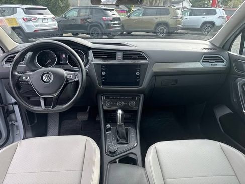 Used 2018 Volkswagen Tiguan SEL AWD/4WD image 13