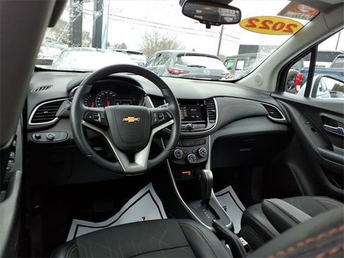 Used 2022 Chevrolet Trax LT w/ Driver Confidence Package image 12