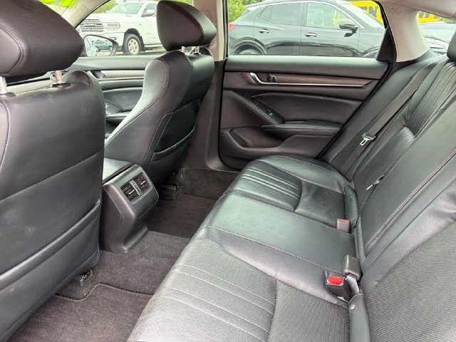 Used 2018 Honda Accord Touring image 22