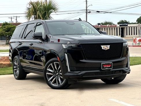 Used 2023 Cadillac Escalade Sport w/ Touring Package AWD/4WD image 3