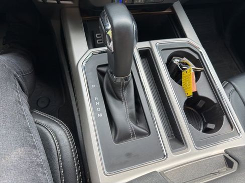 Used 2019 Ford F150 Lariat image 22