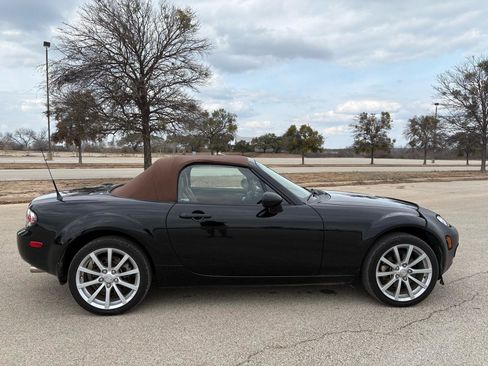 Used 2006 MAZDA MX-5 Miata Grand Touring w/ Premium Pkg image 46