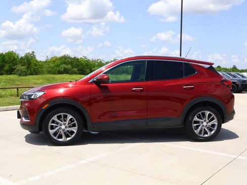 Used 2023 Buick Encore GX Essence w/ Experience Buick Package FWD image 2