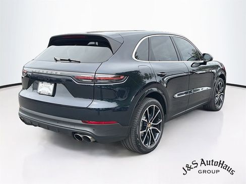 Used 2022 Porsche Cayenne S AWD/4WD image 7