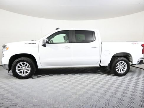 Used 2022 Chevrolet Silverado 1500 LT image 2