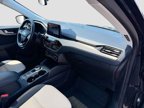 Used 2022 Ford Escape Titanium w/ Titanium Elite Package AWD/4WD image 32
