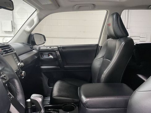 Used 2021 Toyota 4Runner TRD Off-Road Premium w/ Moonroof Package AWD/4WD image 13