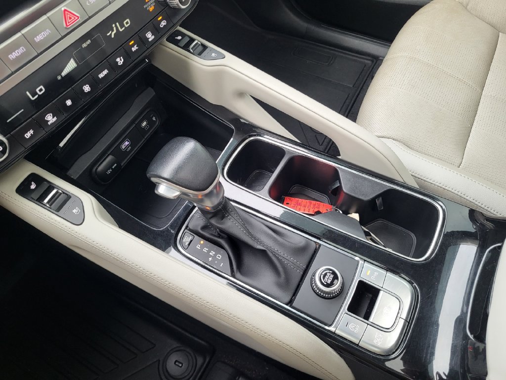 Used 2024 Kia Telluride EX w/ EX Captain's Chair Package FWD image 19
