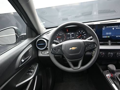 New 2026 Chevrolet Trax LS w/ LS Convenience Package FWD image 29