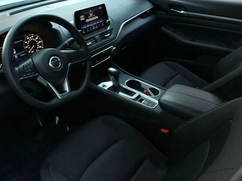 Used 2022 Nissan Altima 2.5 SV AWD/4WD image 12