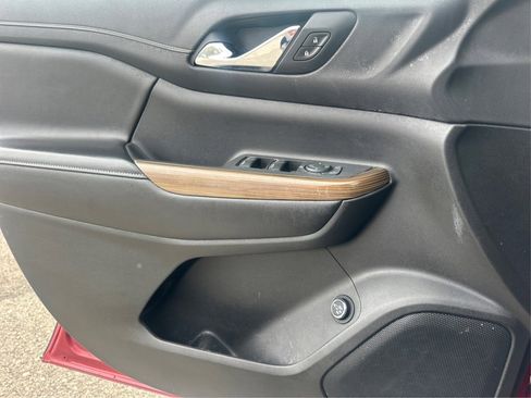 Used 2020 GMC Acadia SLE w/ Driver Convenience Package image 28