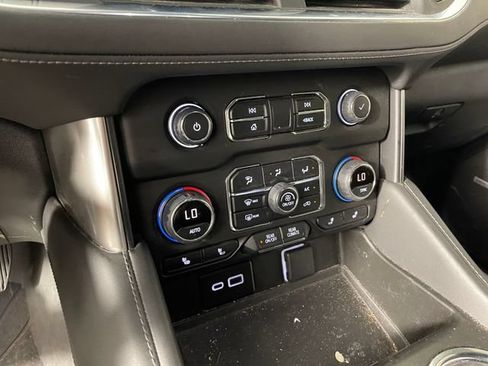 Certified 2023 Chevrolet Tahoe Z71 w/ Luxury Package AWD/4WD image 8