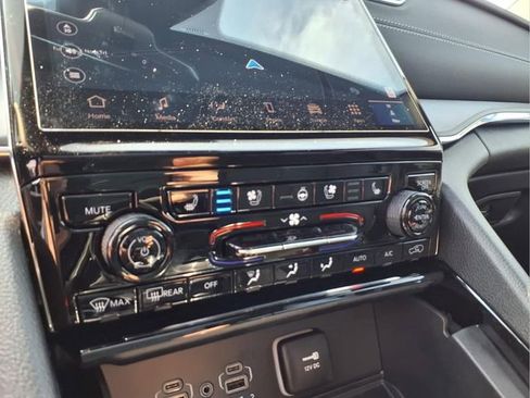 New 2025 Jeep Grand Cherokee L Overland w/ Advanced Protech Group III AWD/4WD image 22