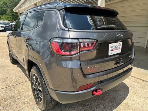 Used 2021 Jeep Compass Trailhawk AWD/4WD image 11