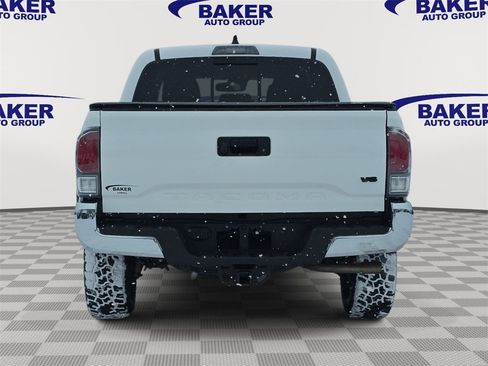 Used 2023 Toyota Tacoma TRD Off-Road image 4