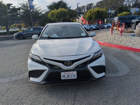 Used 2023 Toyota Camry SE FWD image 2