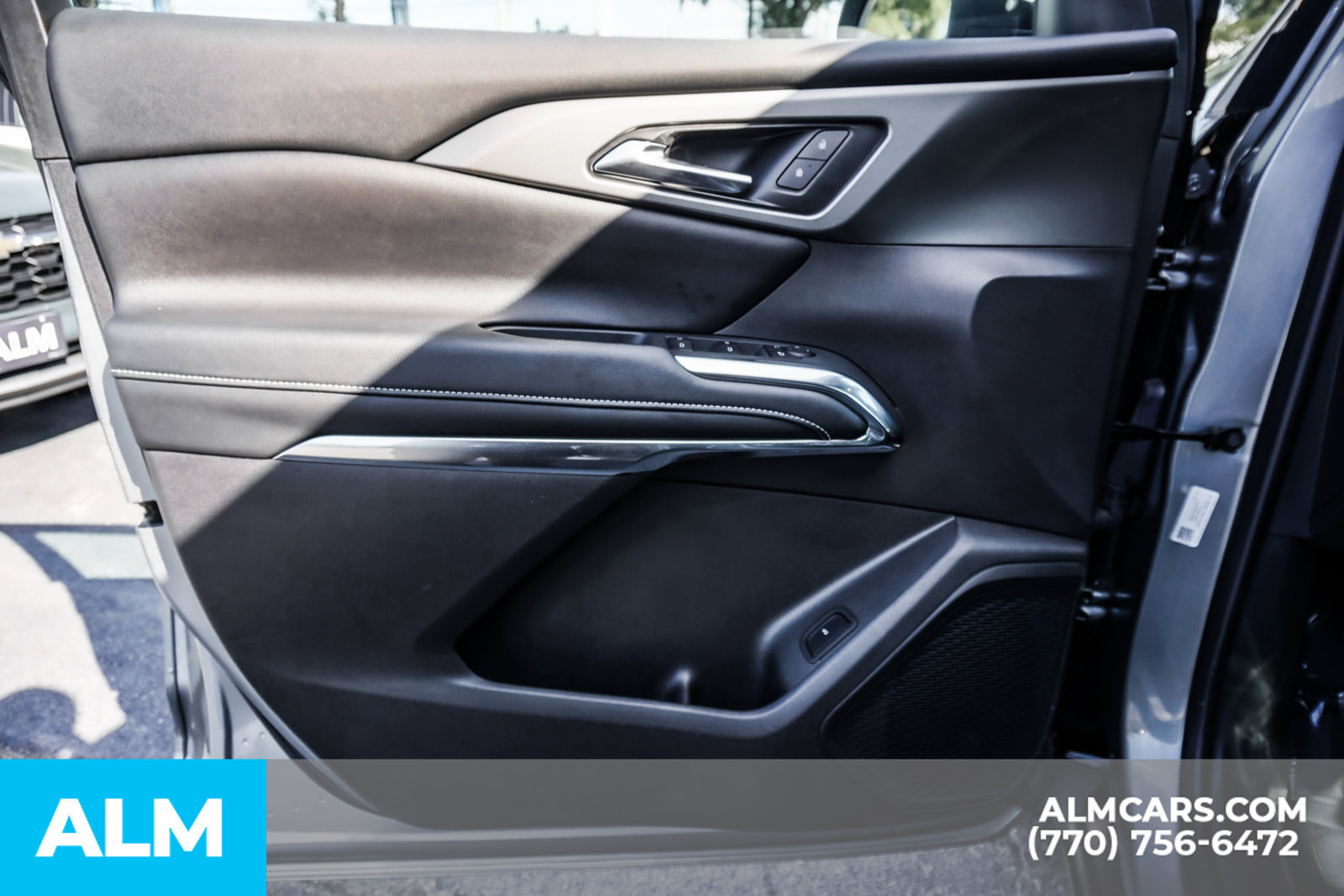 Used 2025 Chevrolet Traverse LT w/ LPO, Floor Liner Package FWD image 47