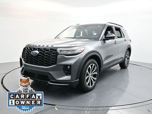 Used 2025 Ford Explorer ST-Line image 4