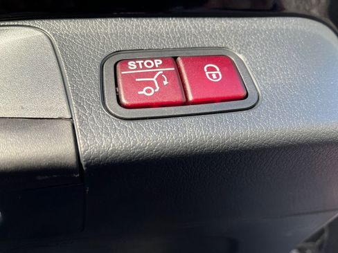 Certified 2025 Mercedes-Benz GLB 250 4MATIC image 19