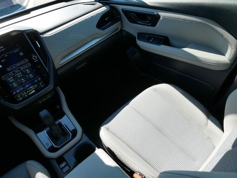 Used 2025 Subaru Forester Premium AWD/4WD image 11