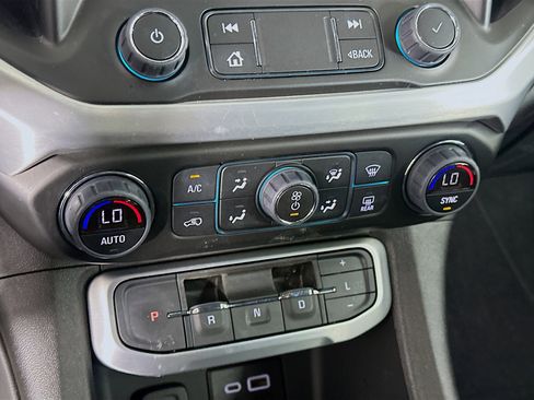 Used 2023 GMC Acadia SLE w/ Driver Convenience Package image 24