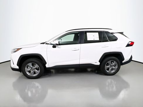 Used 2025 Toyota RAV4 XLE image 9