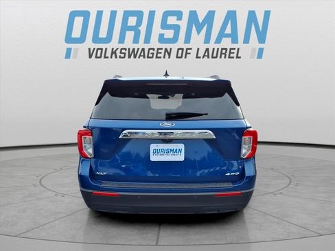 Used 2022 Ford Explorer XLT image 3
