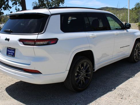 New 2026 Jeep Grand Cherokee L Limited AWD/4WD image 4