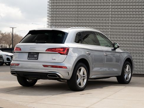 Certified 2023 Audi Q5 e Premium w/ Convenience Package image 4