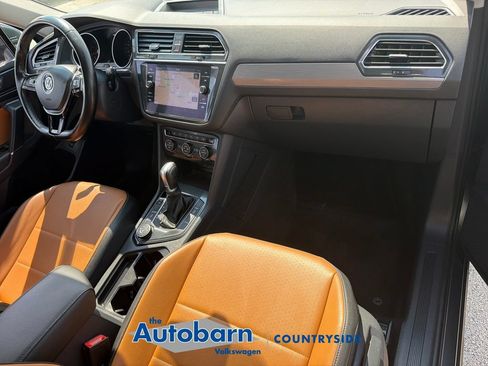 Used 2018 Volkswagen Tiguan SEL AWD/4WD image 28