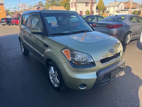 Used 2011 Kia Soul + w/ Audio Pkg image 7