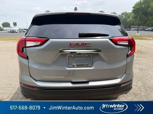 Certified 2024 GMC Terrain SLE w/ Driver Convenience Package FWD image 9