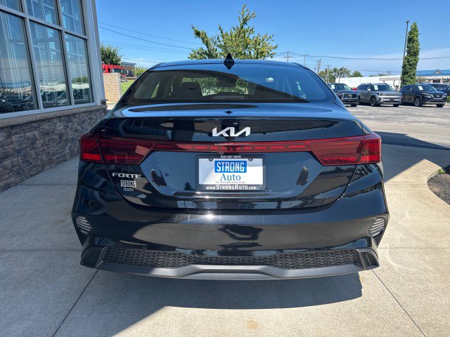 Used 2023 Kia Forte LXS FWD image 4